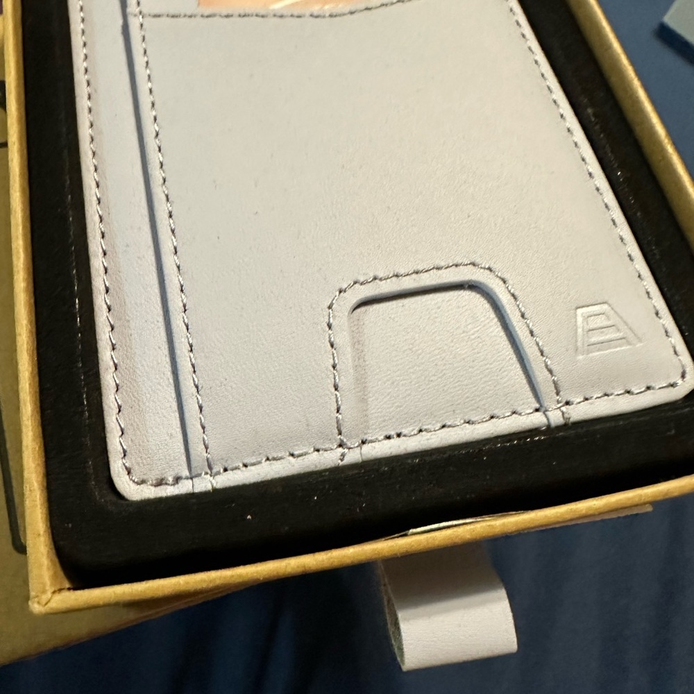 New andar denner periwinkle wallet